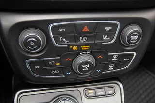 Jeep Compass Jeep Compass 4xe 240 Plug-in Hybrid Panoramadak/Leer AKTIE - afbeelding nr 15