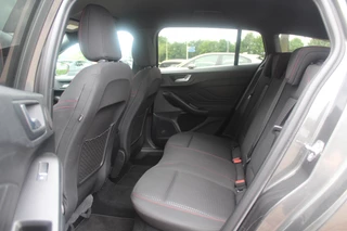 Ford Focus Ford Focus Wagon 1.5 EcoBoost ST Line Business / Camera / Navigatie / Keyless / B&O / 17'' / Stuurverwarming / DAB / Dodehoek / Cruise Control - afbeelding nr 9