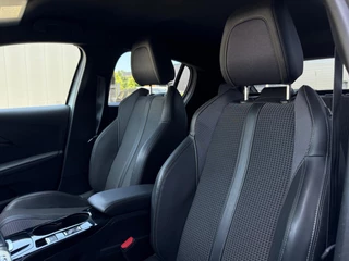 Peugeot 208 Peugeot 208 1.2 PureTech GT-LINE | SFEERVERLICHTING | 360 CAMERA | APPLE CARPLAY | AUTOMAAT - afbeelding nr 9