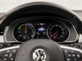 Volkswagen Passat Volkswagen Passat Variant 1.4 TSI PHEV GTE Business 218Pk Automaat (DRAADLOOS APPLE CARPLAY, GROOT NAVI, CLIMATE, LEDER/ALCANTARA, TREKHAAK, STOELVERWARMING, CAMERA, ADAPTIVE CRUISE, KEYLESS, NIEUWSTAAT) - afbeelding nr 22
