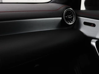 Mercedes-Benz CLA Mercedes-Benz CLA-klasse 250e AMG Night | Stoelverwarming |  Leder/Alcantara | Camera | Widescreen | Navigatie | Full LED | Sportstoelen - afbeelding nr 26