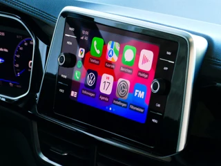 Volkswagen T-Roc Volkswagen T-Roc 1.5 TSI 150PK R-LINE EVO IQ LIGHT ALCANTARA ELEK.KLEP CARPLAY STOEL/STUUR VERW. 18