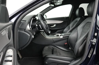 Mercedes-Benz C-Klasse Mercedes-Benz C-klasse 200 AMG | Stoelverwarming | Carplay | Trekhaak |  Matrix LED | Sfeerverlichting | Leder/Alcantara | Side Assist | Camera - afbeelding nr 4