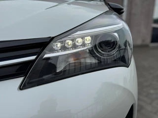 Toyota Yaris Toyota Yaris 1.5 Hybrid Dynamic Bi-Tone HYBRID / 1E EIGENAAR / STOELVERWARMING / CAMERA / LMV / NL AUTO / DEALER ONDERHOUDEN - afbeelding nr 6