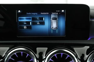 Mercedes-Benz A-Klasse Mercedes-Benz A-klasse 250e AMG Night | Panoramadak | Adaptive cruise |  Carplay | Stoelverwarming | Camera | Leder/Alcantara | Full LED | Sfeerverlichting | Navigatie - afbeelding nr 28