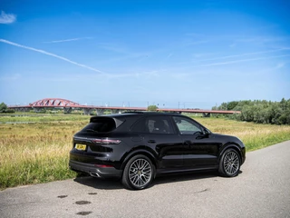 Porsche Cayenne Porsche Cayenne 3.0 V6 340PK Pano Stoelkoeling Bose ACC Sport Chrono Led Matrix 360 Camera Softclose Luchtvering - afbeelding nr 22