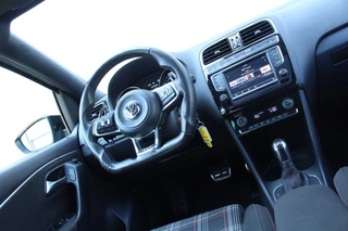 Volkswagen Polo Volkswagen Polo 1.8 TSI GTI 230pk DSG PANO NAV CAM DAB CRUISE STOELVW '15 - afbeelding nr 28
