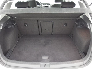 Volkswagen Golf CAMERA / NAVI / CLIMA / PDC / BLUETOOTH / CRUISE / DAB+ / NL-AUTO - afbeelding nr 32