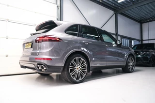 Porsche Cayenne Porsche Cayenne 3.0 S E-Hybrid 416 pk | NL auto NAP | Rijklaarprijs | Bose | Panoramadak | 21 inch | Meteorgrey | - afbeelding nr 56