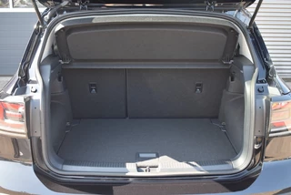 Volkswagen T-Cross Volkswagen T-Cross 1.0 TSI LIFE / ACHTERUITRIJCAMERA / ADAP. CRUISE CONTROL / LANE ASSIST - afbeelding nr 8