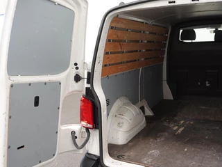 Volkswagen Transporter Volkswagen Transporter 2.0 TDI L2H1 102pk Airco Cruisecontrol Navigatie Apple Carplay parkeersensoren - afbeelding nr 35