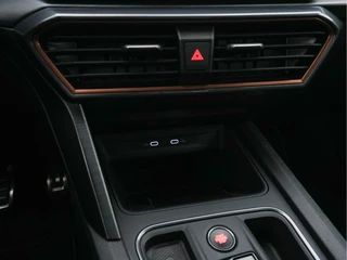 CUPRA Leon Sportstourer (INCL-BTW) Aut. *FULL-LED | DIGI-COCKPIT | ADAPTIVE-CRUISE | 1/2-LEATHER | SPORT-SEATS | AMBIENT-LIGHT | DAB+ | KEYLESS | CAMERA | HEATED-SEATS | SHIFT-PADDLES | 19''ALU* - afbeelding nr 13