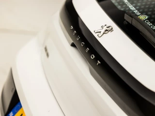 Peugeot 208 Peugeot 208 1.2 PureTech Sport (APPLE CARPLAY, GROOT NAVI, 360 CAMERA, LM VELGEN, SPORTSTOELEN, LANE ASSIST, LED KOPLAMPEN, PARKEERSENSOREN, NIEUWE APK, NIEUWSTAAT) - afbeelding nr 27