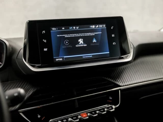 Peugeot 2008 Peugeot 2008 1.2 PureTech Sport (APPLE CARPLAY, GROOT NAVI, 360 CAMERA, STOELVERWARMING, LANE ASSIST, SPORTSTOELEN, LED KOPLAMPEN, CRUISE, NIEUWE APK, NIEUWSTAAT) - afbeelding nr 26