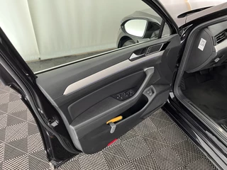 Volkswagen Passat Volkswagen Passat Variant 1.4 TSI GTE Highline Aut. *PANO | LEATHER-ALCANTARA | FULL-LED | NAVI-FULLMAP | ERGONOMIC-SPORT-SEATS | CARPLAY | CAMERA | DAB+ | ECC | HEATED-SEATS | PDC | TOWBAR | SHIFT-PADDLES | AMBIENT-LIGHT | 17''ALU* - afbeelding nr 30