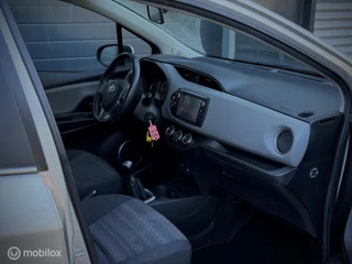Toyota Yaris Toyota Yaris 1.0 VVT-i Airco | Navigatie | Bluetooth |Camera - afbeelding nr 4