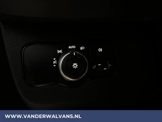 Mercedes-Benz Sprinter Mercedes-Benz Sprinter 316 CDI 164pk L2H1 Euro6 Airco | 2800kg Trekhaak | Camera | Apple Carplay | Cruisecontrol Android Auto, Parkeersensoren - afbeelding nr 17
