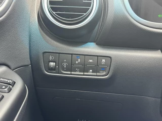 Hyundai Kona Hyundai Kona EV Premium 64 kWh|Navi|NL-Auto|LED - afbeelding nr 26