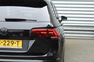 Volkswagen Tiguan Volkswagen Tiguan 1.5 TSI 150pk ACT R-Line DSG7 NL-Auto NAP Panoramadak Clima Cruise Navi Leder Keyless Dig. Cockpit El. Klep Trekhaak 1300kg - afbeelding nr 35