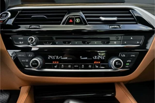 BMW 5 Serie BMW 5 Serie 530i High Ex Luxury Schuifdak Comfortstoel Navi Trekhaak Camera - afbeelding nr 26