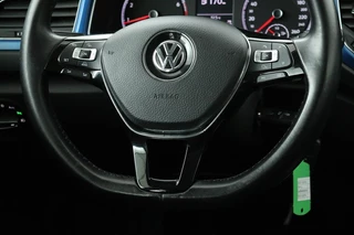 Volkswagen T-Roc Volkswagen T-Roc 1.5 TSI Sport | Stoelverwarming | Full LED |  Trekhaak | Navigatie | Climate control | PDC | Sportstoelen | Cruise control | Bluetooth - afbeelding nr 9