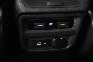 Volkswagen Tiguan Volkswagen Tiguan 1.5 TSI Life | Stoelverwarming | Trekhaak | LED Plus | Camera | Massage | Navigatie | Adaptive cruise | Ergo Active | Navigatie | Keyless - afbeelding nr 29