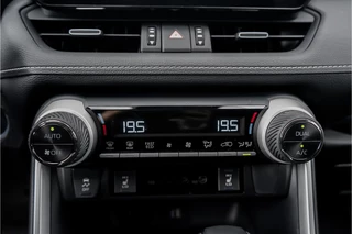 Toyota RAV4 Leder Camera Trekhaak 19