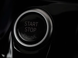 BMW 5 Serie BMW 5-serie 530e xDrive M Sport | Panoramadak |  Harman/Kardon | Stoel & stuurverwarming | Adaptive cruise | Camera | Trekhaak | Carplay | Achterbankverwarming | Live Cockpit | Sportstoelen - afbeelding nr 35