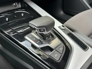 Audi A4 Audi A4 Avant 35 TFSI S edition Automaat | Panoramadak | LED | Sportstoelen | Stoelverwarming | Extra getint glas | 20 inch lichtmetalen velgen | Apple CarPlay | Climate control | Parkeersensoren voor en achter - afbeelding nr 27