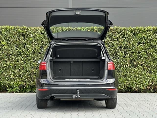 Volkswagen Golf Sportsvan Volkswagen Golf Sportsvan 1.0 TSI Connected Series, NL AUTO, NAP, ECC-AIRCO, NAVI, DODEHOEK, CRUISE, CAMERA, PARKEERSENSOREN, TREKHAAK, LICHTMETAAL 16