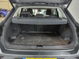 Volkswagen T-Roc - Navigatie - Camera - LM velgen - Parkeersensoren v+a - Trekhaak - 12 maanden garantie - afbeelding nr 11