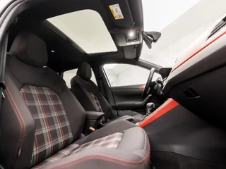 Volkswagen Polo Volkswagen Polo 2.0 TSI GTI 200Pk Automaat (SCHUIFDAK, VIRTUAL COCKPIT, APPLE CARPLAY, GROOT NAVI, CAMERA, BEATS AUDIO, MODE KNOP, STOELVERWARMING, CRUISE, NIEUWSTAAT) - afbeelding nr 8
