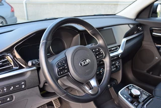 Kia e-Niro Kia e-Niro ExecutiveLine 64 kWh | Stoelverwarming/koeling | Elektrisch verstelb. bestuurdersstoel met geheugen | Draadloze telefoonlader | - afbeelding nr 14