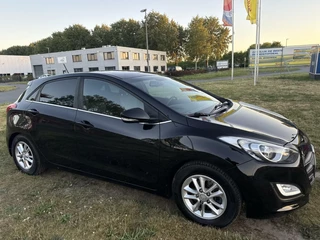 Hyundai i30 Hyundai i30 1.6 GDi GO! - NAVI/CLIMA/CAMERA/CRUISE/NAP - afbeelding nr 18
