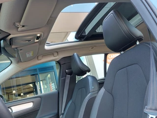 Volvo XC40 Volvo XC40 1.5 T3 157pk Momentum Business Pack Connect | Origineel NL | Navi | Clima | Adap. Cruise | Panorama Schuifdak | Led Koplampen | Pdc V+A+Camera | Rijstrook+Licht+Regensenor | 18''lm - afbeelding nr 25