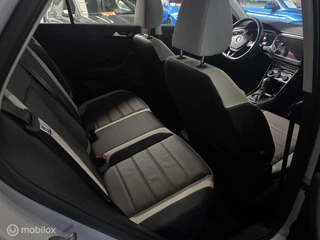 Volkswagen T-Roc Volkswagen T-Roc 1.5 TSI Sport R Line/ ACC/ Virtual/ Park.hulp - afbeelding nr 20