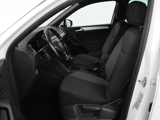 Volkswagen Tiguan Volkswagen Tiguan 1.5 TSI R-Line | DSG | 360 camera | Active Info |  Keyless | Adaptive cruise | Trekhaak | Full LED | Park Assist | Carplay | Navigatie - afbeelding nr 4