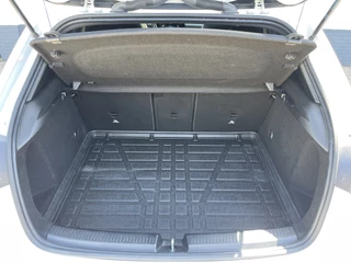 Mercedes-Benz A-Klasse Mercedes-Benz A-Klasse 200 Business Solution AMG | Pano | Trekhaak | ACC | 360* Camera | LED | DAB+ | 18 inch - afbeelding nr 30