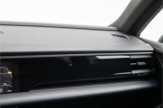 Porsche Macan Porsche Macan 4 100 kWh Panorama, Trekhaak, 22