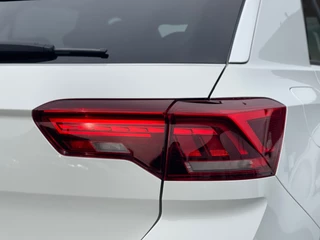 Volkswagen T-Roc Volkswagen T-Roc 1.5 TSI R-Line | CarPlay | Camera | ACC | IQ Light | Dodehoek | 18 inch - afbeelding nr 32