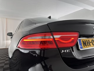 Jaguar XE Jaguar XE 2.0 D R-Sport Aut. *1/2LEATHER | XENON | NAVI-FULLMAP | MERIDIAN-SOUND | SPORT-SEATS | CAMERA | ECC | PDC | CRUISE | 17''ALU* - afbeelding nr 25
