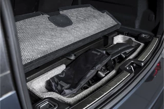 Volvo XC60 Volvo XC60 2.0 T6 Plug-in hybrid AWD Plus Dark | S/K-Panodak | Dig. Cockpit | Adapt. Cruise | Memory Stoelen | Elek. Klep | Stoel-+stuurverw. | 360 Camera | Harman/Kardon | NAV+App. Connect | LM 19