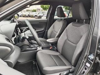Toyota Yaris Cross Toyota Yaris Cross 1.5 Hybrid 130 Dynamic | Comfort Pack | Sensoren v/a | Stoelverw - afbeelding nr 29