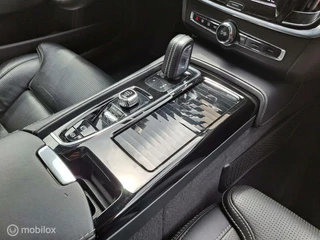 Volvo V90 Volvo V90 2.0 T8 Twin Engine AWD R-Design|Pano|Trekhaak|Leder|B&W - afbeelding nr 29