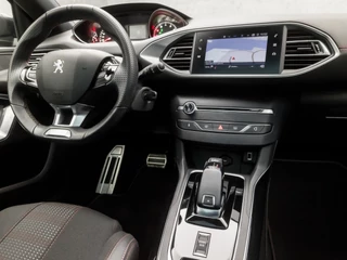 Peugeot 308 Automaat (PANORAMADAK, APPLE CARPLAY, LEDER, DENON AUDIO, SPORTSTOELEN, LED KOPLAMPEN, 360 CAMERA, ADAPTIVE CRUISE, GETINT GLAS, LANE ASSIST, DAB+, NIEUWE APK, NIEUWSTAAT) - afbeelding nr 7