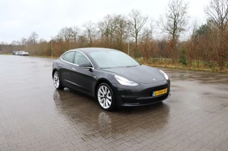 Tesla Model 3 Tesla Model 3 Long Range AWD 75 kWh autopilot trekhaak leder stoelverwarming v+a panodak 19