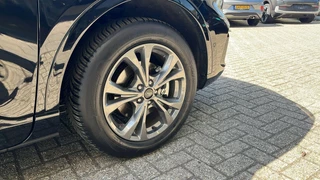 Ford Kuga Ford Kuga 2.5 PHEV ST-Line X 225pk | Driver Assistance Pack | Winterpack | Wegklapbare Trekhaak | 1.500kg Trekgewicht  | All Weatherbanden - afbeelding nr 5