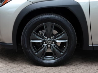 Lexus UX Lexus UX 250h Luxury Line | Leder | Head-up | Dodehoek - afbeelding nr 9