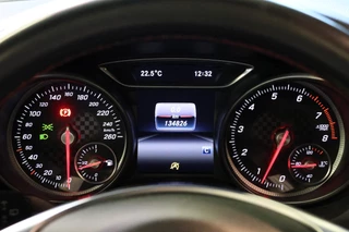 Mercedes-Benz A-Klasse Mercedes-Benz A-Klasse 180 AMG | Panoramadak | CarPlay | Camera | Dodehoekdetectie | Stoelverwarming | PDC V+A | Alcantara/Lederen bekleding | LED Koplampen | Command Online | Dealer onderhouden | Nieuwe APK - afbeelding nr 9