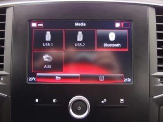 Renault Mégane Estate CARPLAY / NAVI / DAB+ / CLIMA / BLUETOOTH / CRUISE / NL-AUTO - afbeelding nr 25